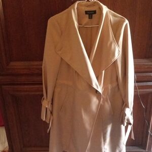 Halogen Elegant Tan Trench Coat